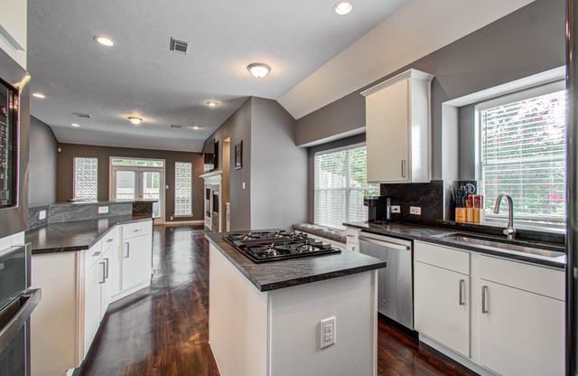 4444 Victory Drive 30, Houston, TX 77088