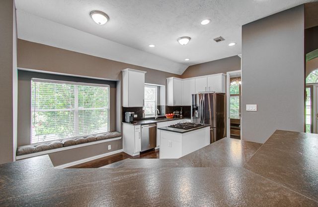 4444 Victory Drive 30, Houston, TX 77088