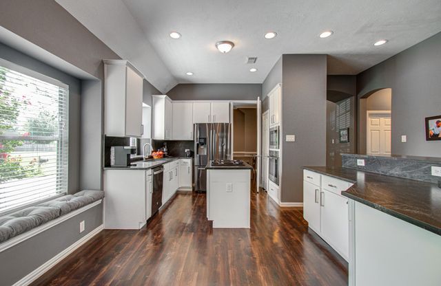 4444 Victory Drive 30, Houston, TX 77088