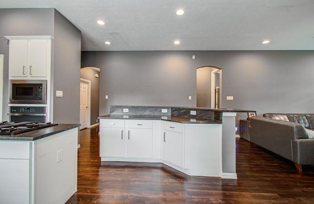 4444 Victory Drive 30, Houston, TX 77088