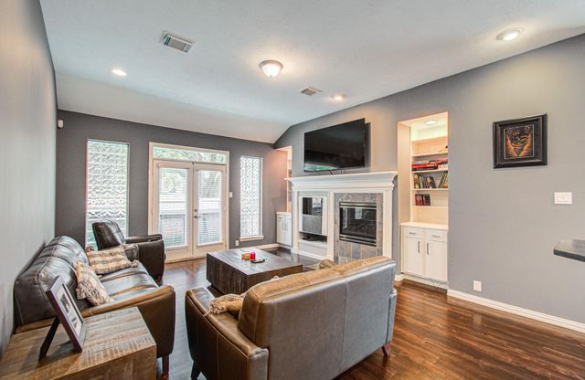 4444 Victory Drive 30, Houston, TX 77088