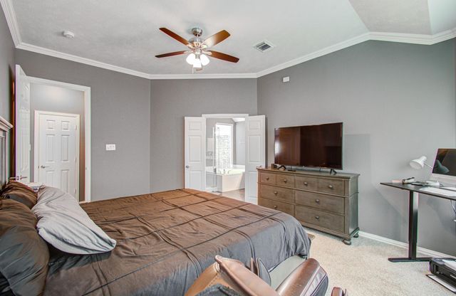 4444 Victory Drive 30, Houston, TX 77088