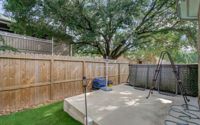 4444 Victory Drive 30, Houston, TX 77088