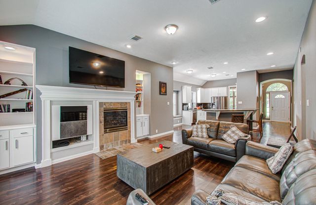 4444 Victory Drive 30, Houston, TX 77088