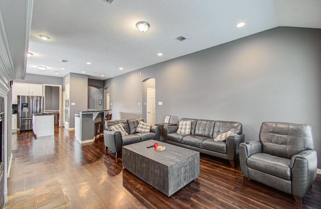 4444 Victory Drive 30, Houston, TX 77088