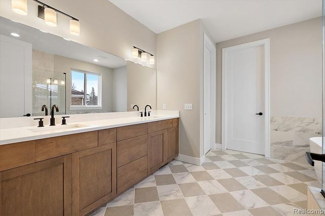 53650 Romeo Plank Road, Macomb, MI 48042