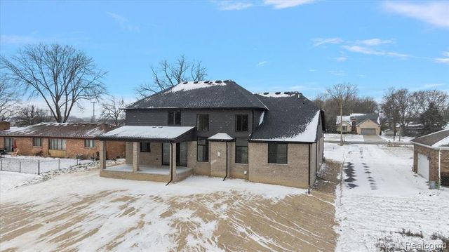 53650 Romeo Plank Road, Macomb, MI 48042