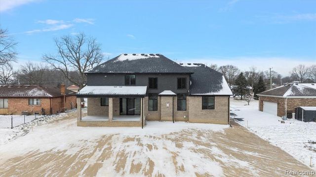 53650 Romeo Plank Road, Macomb, MI 48042