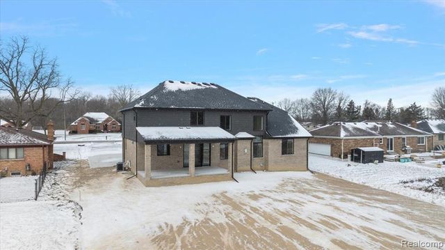 53650 Romeo Plank Road, Macomb, MI 48042