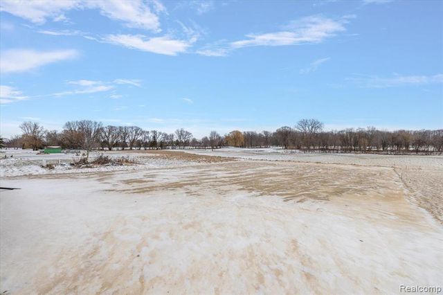 53650 Romeo Plank Road, Macomb, MI 48042