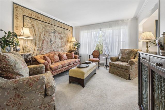 560 W WOODLAND HEIGHTS DR, Holly Springs, MS 38635