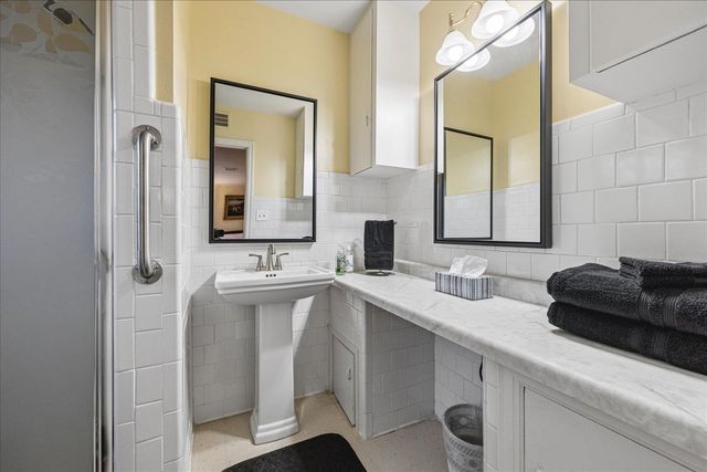 560 W WOODLAND HEIGHTS DR, Holly Springs, MS 38635