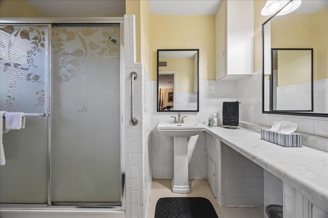 560 W WOODLAND HEIGHTS DR, Holly Springs, MS 38635