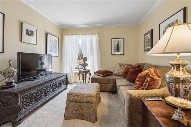 560 W WOODLAND HEIGHTS DR, Holly Springs, MS 38635