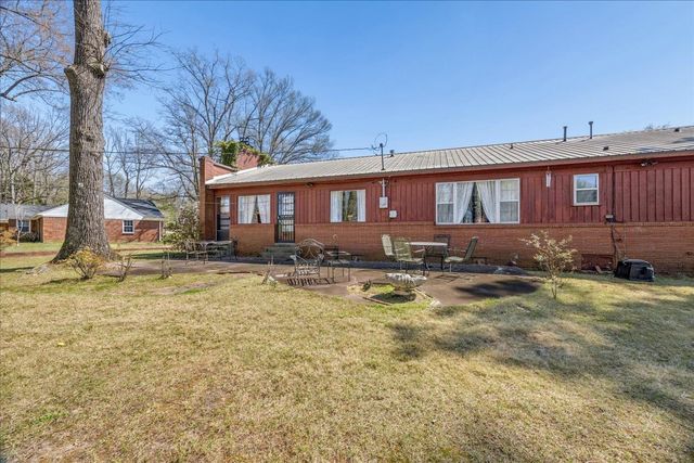 560 W WOODLAND HEIGHTS DR, Holly Springs, MS 38635