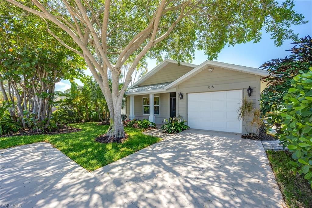 816 102nd AVE N, NAPLES, FL 34108 — exterior