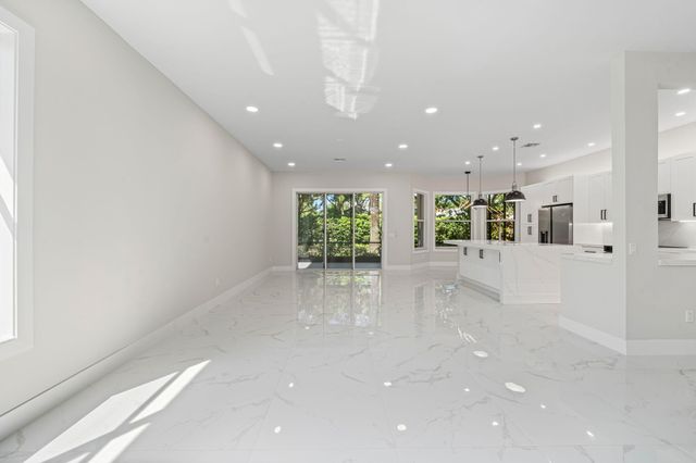 11431 Lanai Lane E, Boynton Beach, FL 33437