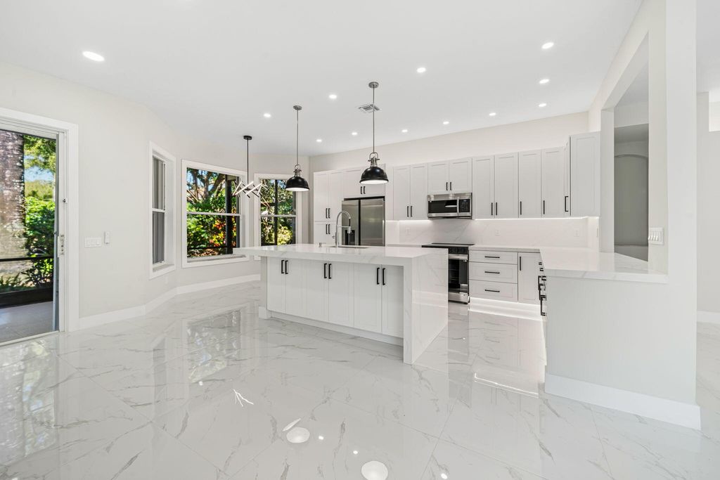 11431 Lanai Lane E, Boynton Beach, FL 33437