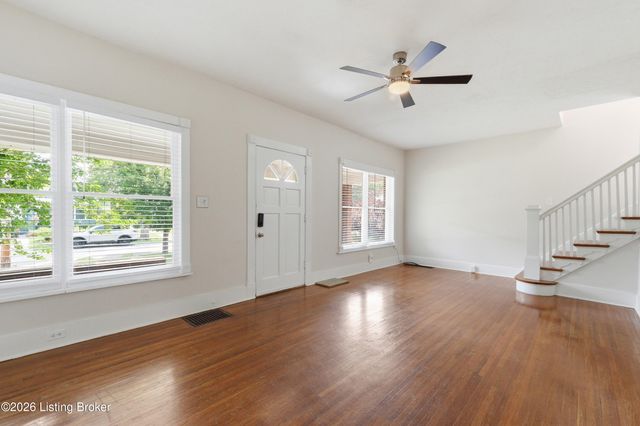 114 Oxford Pl, Louisville, KY 40207