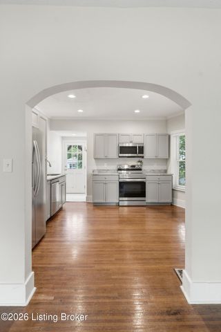 114 Oxford Pl, Louisville, KY 40207