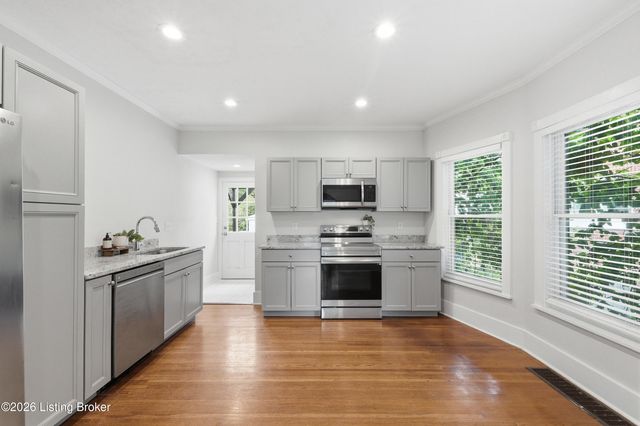 114 Oxford Pl, Louisville, KY 40207