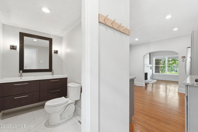 114 Oxford Pl, Louisville, KY 40207