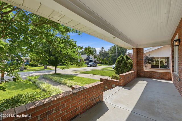 114 Oxford Pl, Louisville, KY 40207