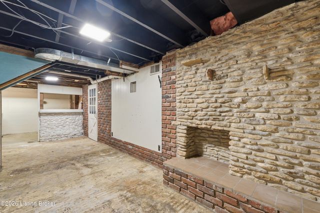 114 Oxford Pl, Louisville, KY 40207