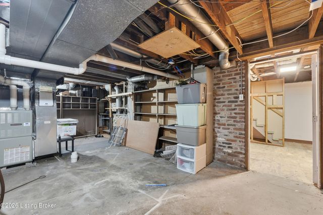 114 Oxford Pl, Louisville, KY 40207