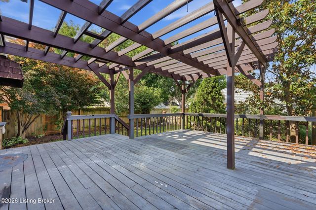114 Oxford Pl, Louisville, KY 40207