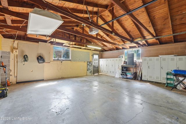 114 Oxford Pl, Louisville, KY 40207