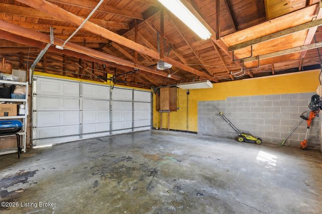 114 Oxford Pl, Louisville, KY 40207