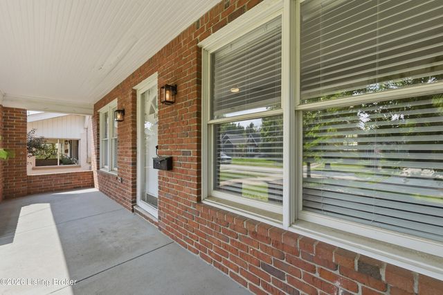 114 Oxford Pl, Louisville, KY 40207