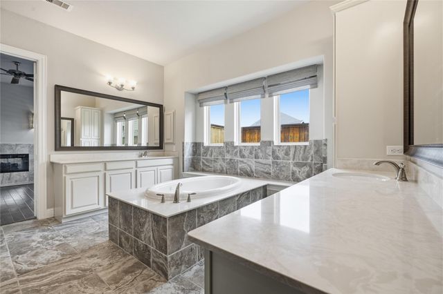 327 Westwood Drive, League City, TX 77573