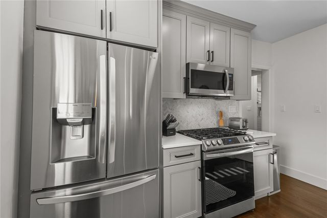 8 Cross Street 1, Newport, RI 02840