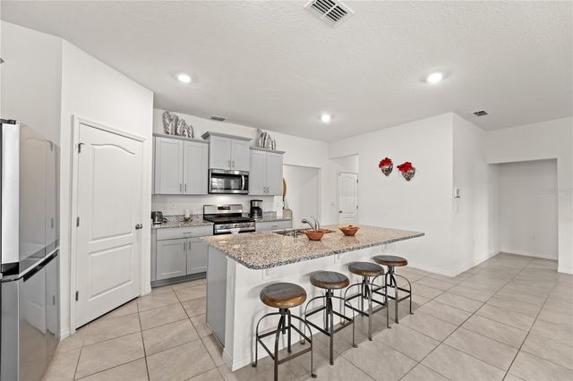 7630 OAKMOSS LOOP, Davenport, FL 33837