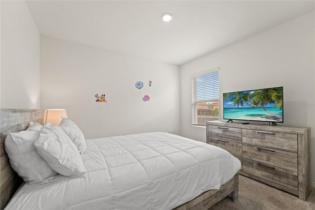 7630 OAKMOSS LOOP, Davenport, FL 33837