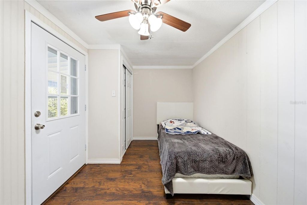 Image 18 of property listing at 3006 HORSE SHOE COURT, Orlando, FL 32822