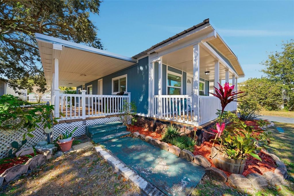 Image 3 of property listing at 3006 HORSE SHOE COURT, Orlando, FL 32822