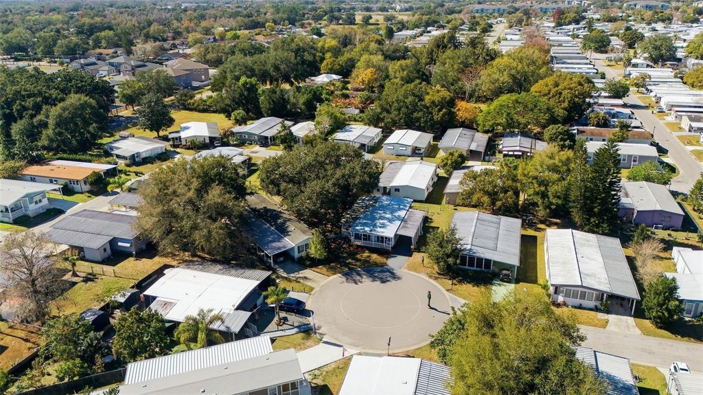 Image 21 of property listing at 3006 HORSE SHOE COURT, Orlando, FL 32822