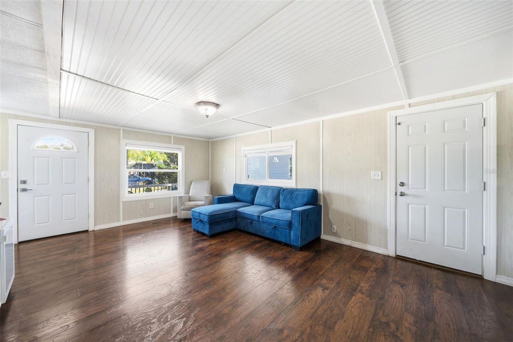 Image 9 of property listing at 3006 HORSE SHOE COURT, Orlando, FL 32822