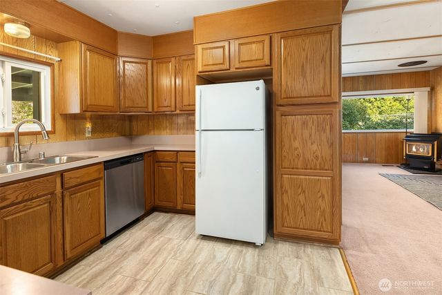 6037 NE BLAKELY Avenue, Bainbridge Island, WA 98110