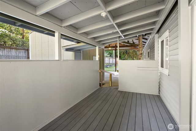 6037 NE BLAKELY Avenue, Bainbridge Island, WA 98110