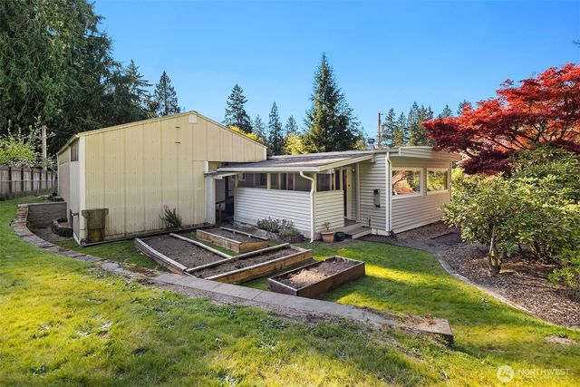 6037 NE BLAKELY Avenue, Bainbridge Island, WA 98110