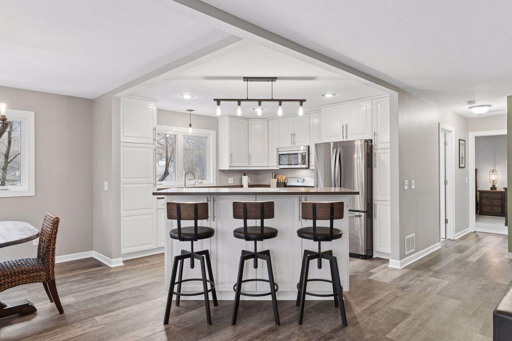 5420 Spring Lane, Minnetonka, MN 55345