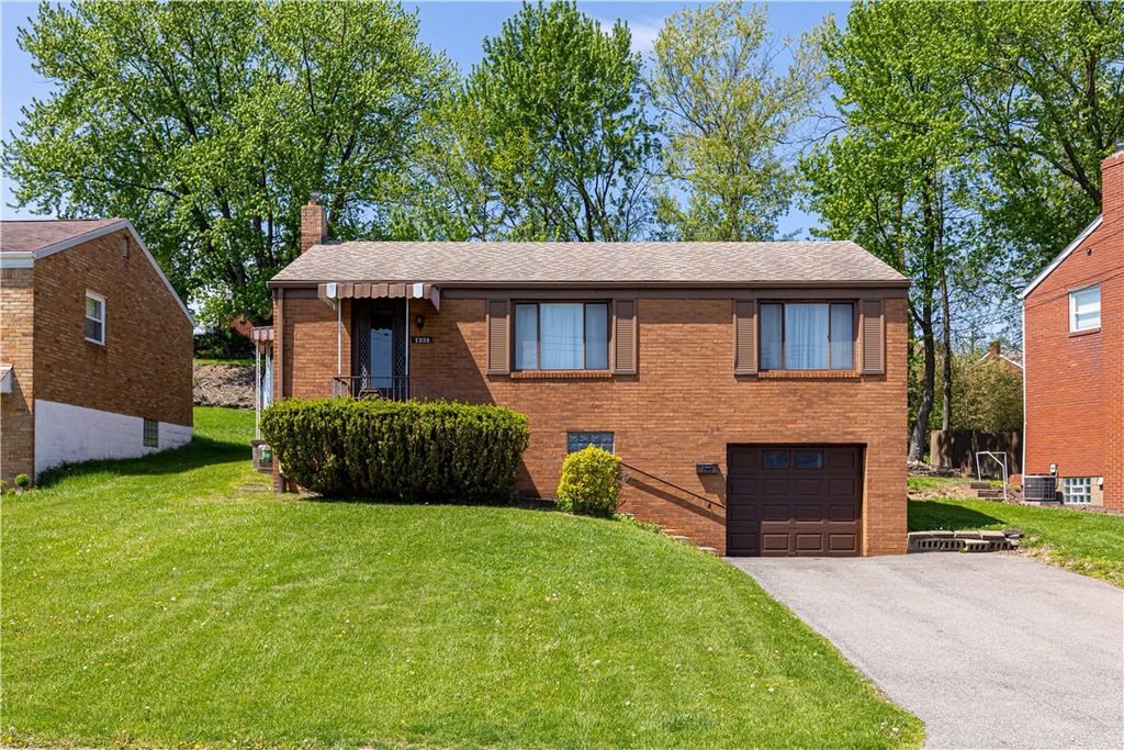 1334 Overdale Dr, West Homestead, PA 15120