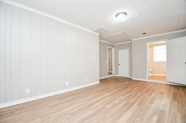 919 Forest Oaks Drive, Houston, TX 77017