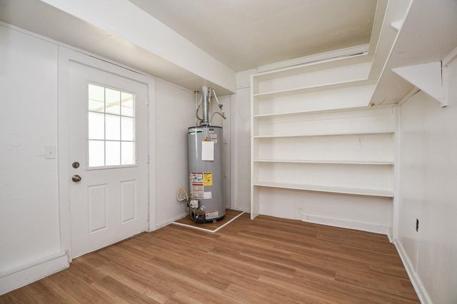 919 Forest Oaks Drive, Houston, TX 77017