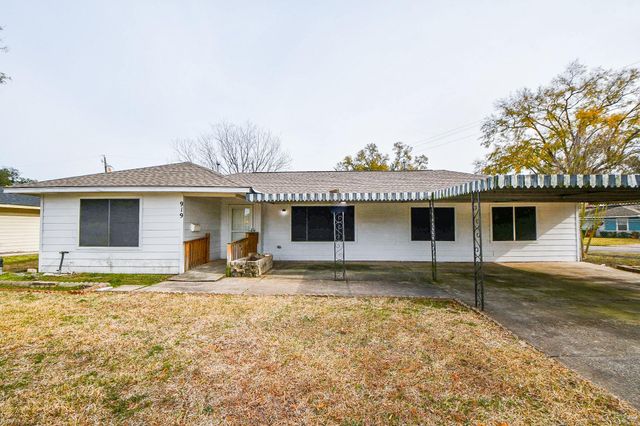 919 Forest Oaks Drive, Houston, TX 77017