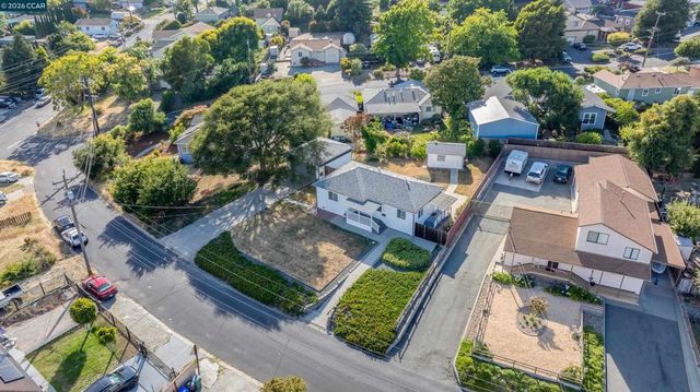 831 Fulton Way, El Sobrante, CA 94803